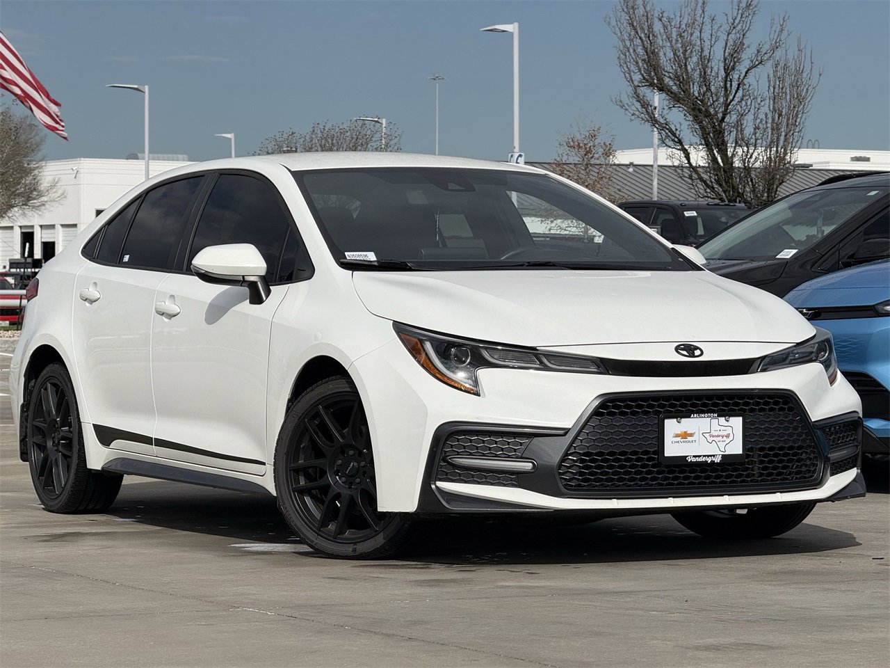 Used 2022 Toyota Corolla SE image 2