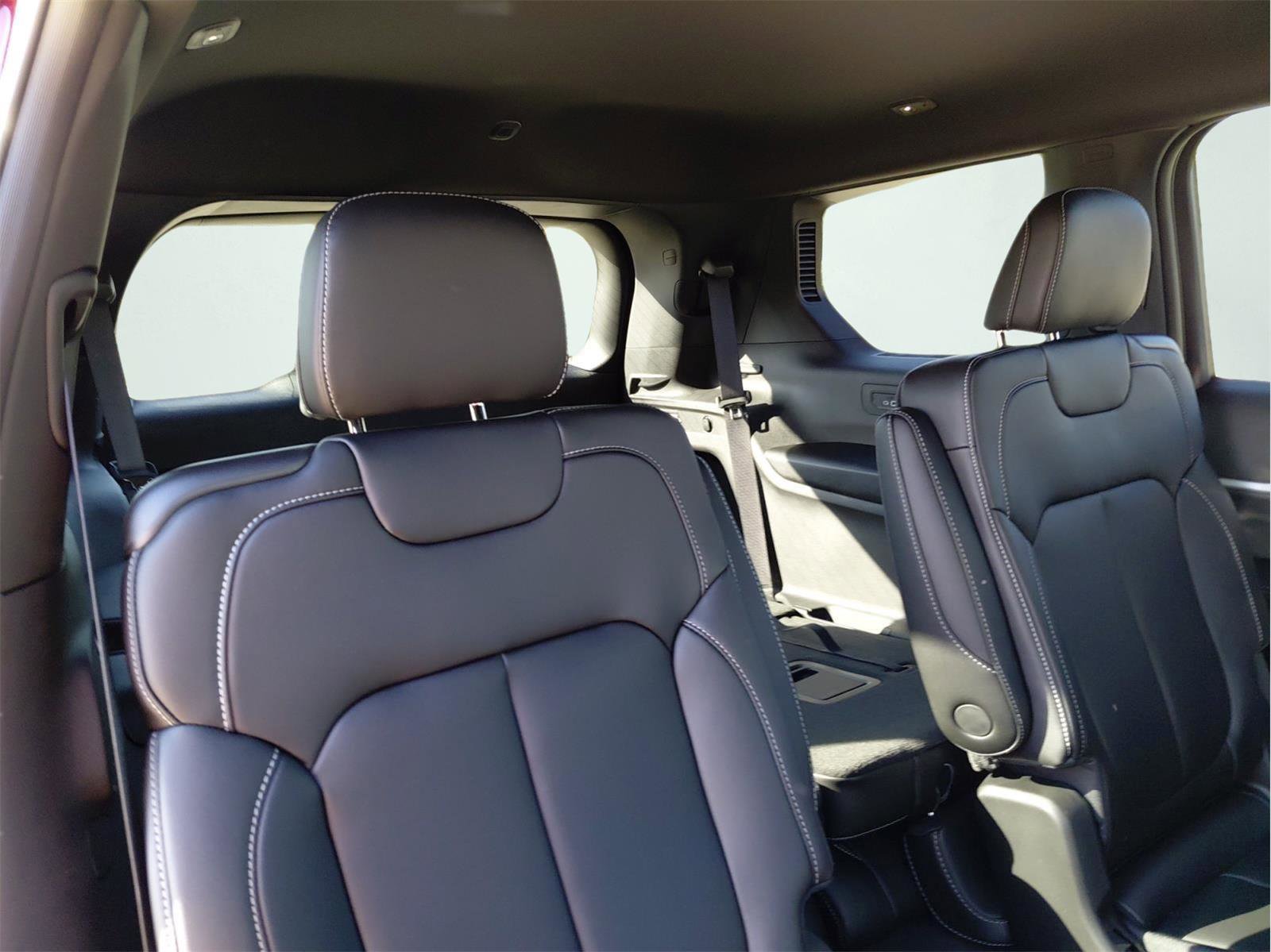 New 2025 Jeep Grand Cherokee L Limited w/ Black Appearance Package image 29