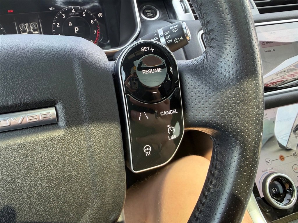 Used 2018 Land Rover Range Rover Sport HSE image 30