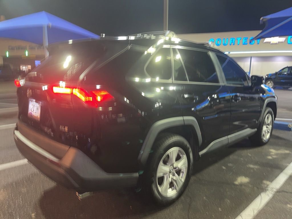 Used 2020 Toyota RAV4 XLE image 17