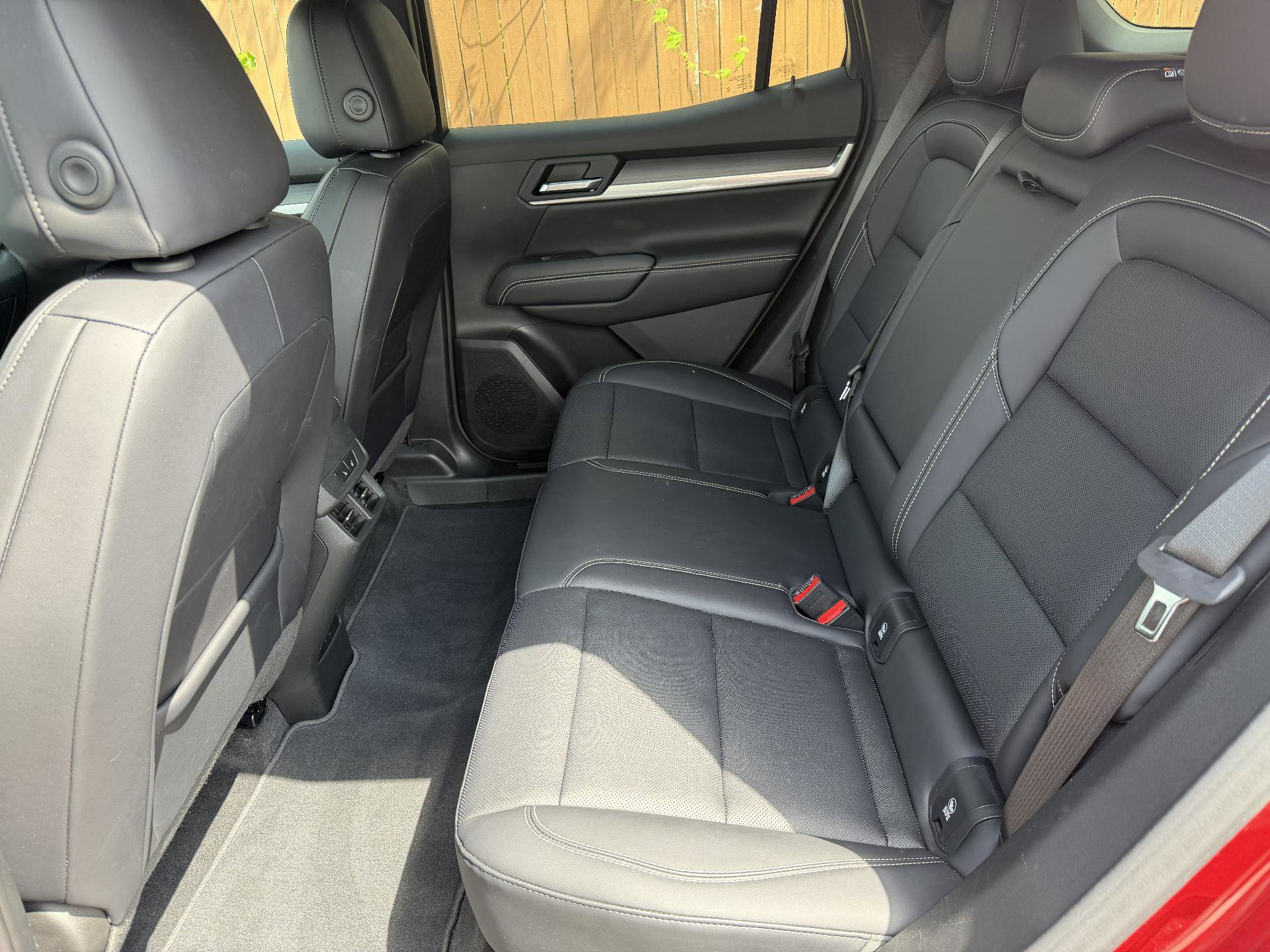 Used 2025 GMC Terrain Elevation w/ Elevation Premium Package AWD/4WD image 16