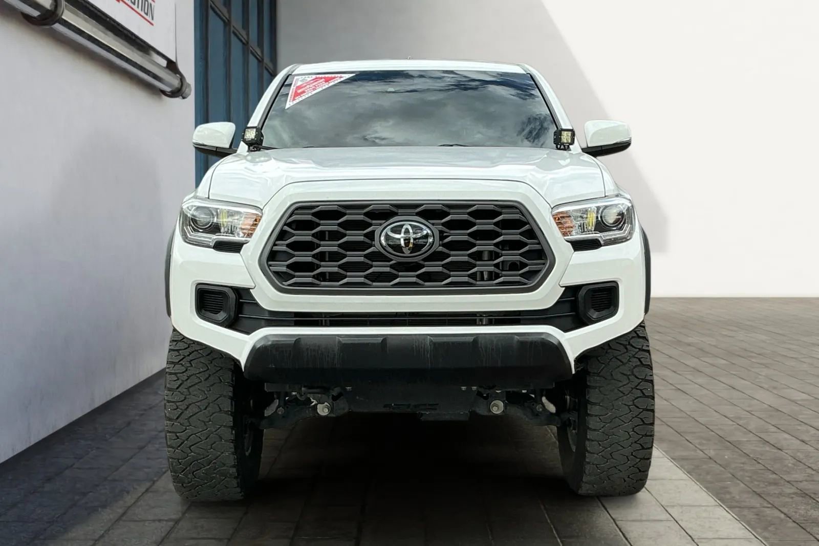 Used 2022 Toyota Tacoma TRD Off-Road image 8