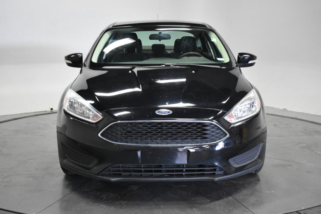 Used 2017 Ford Focus SE image 2