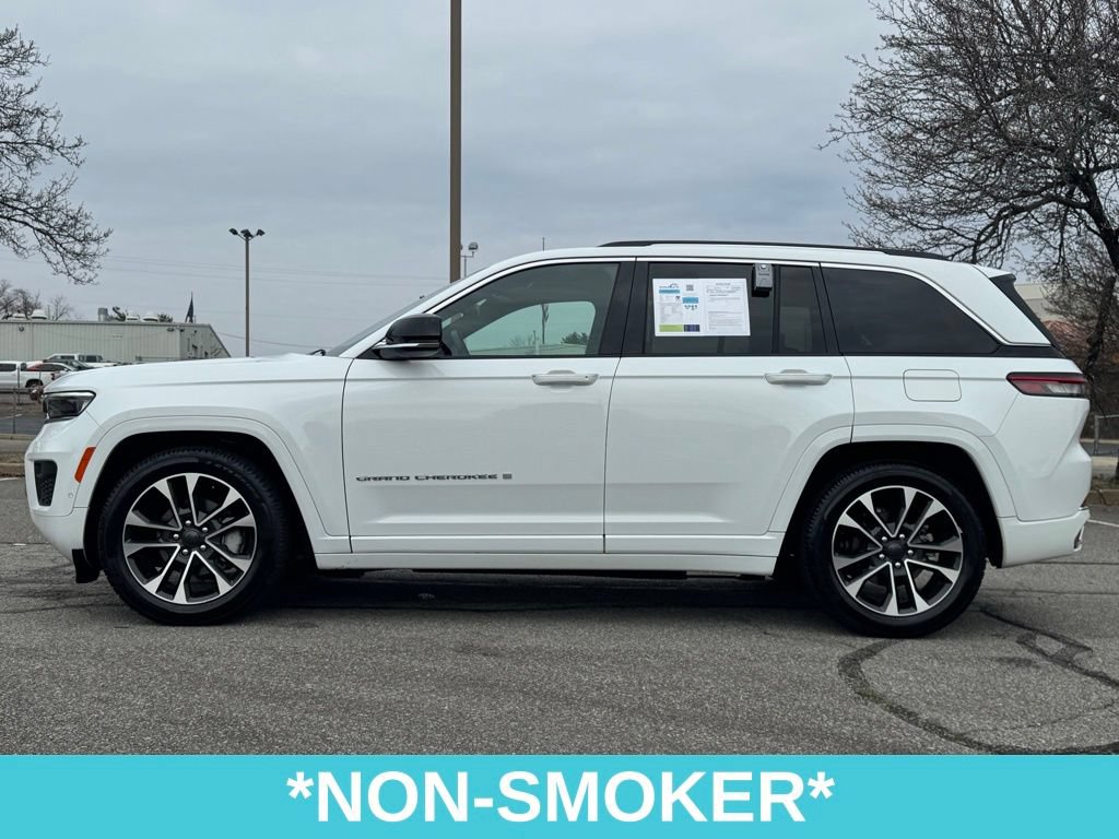 Used 2022 Jeep Grand Cherokee Overland w/ Luxury Tech Group IV AWD/4WD image 6