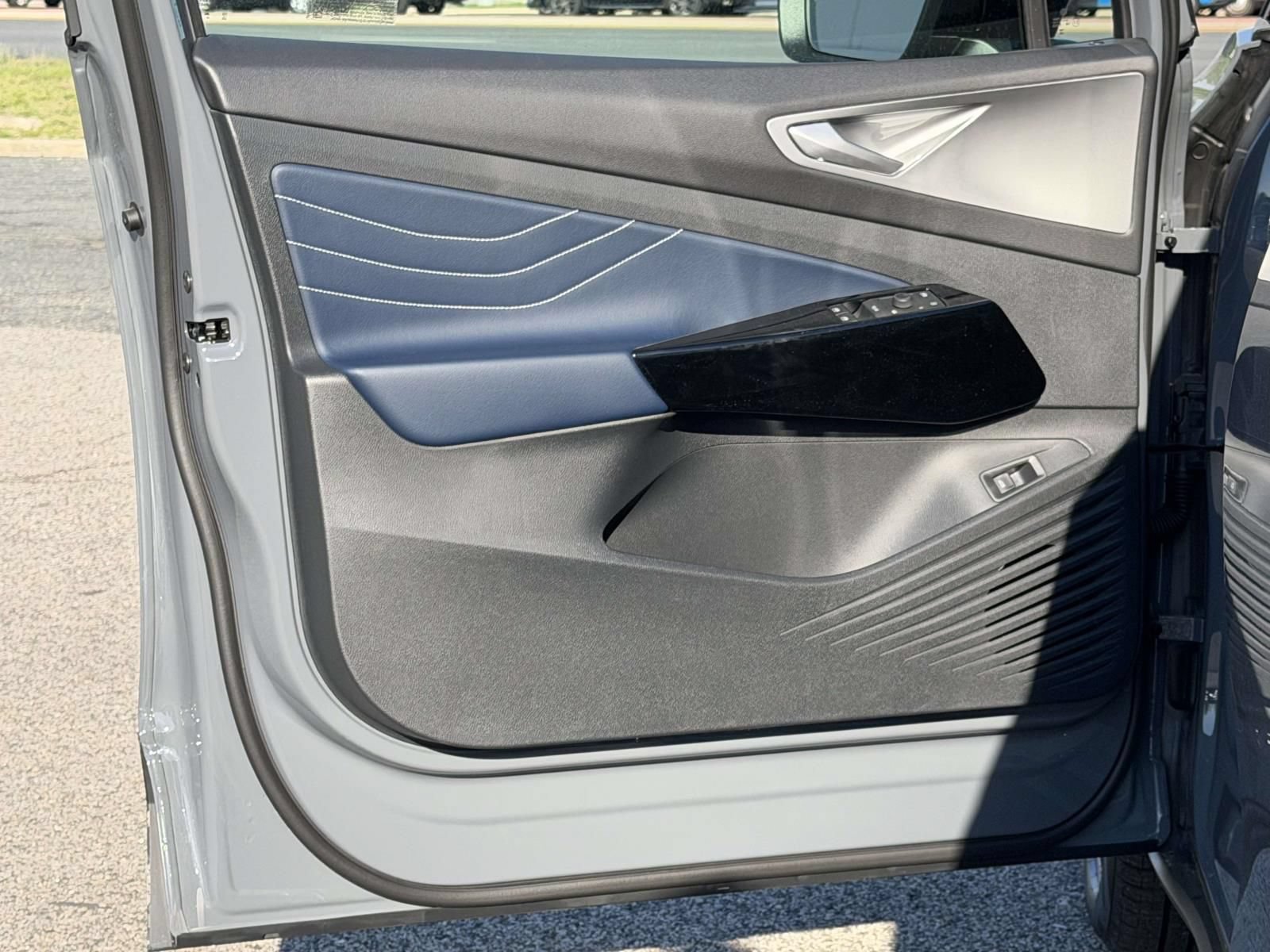 New 2026 Volkswagen ID.4 Pro S AWD/4WD image 16