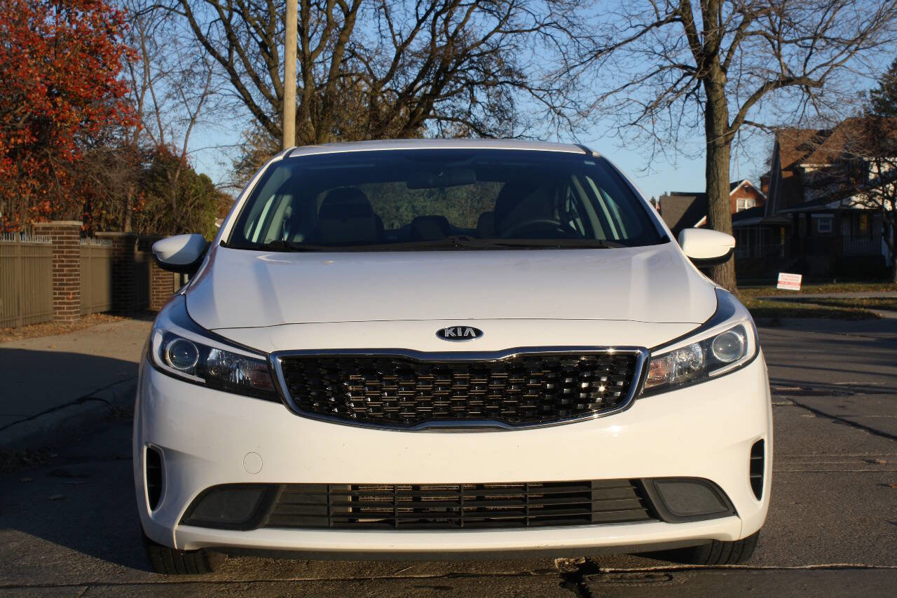 Used 2017 Kia Forte LX image 3