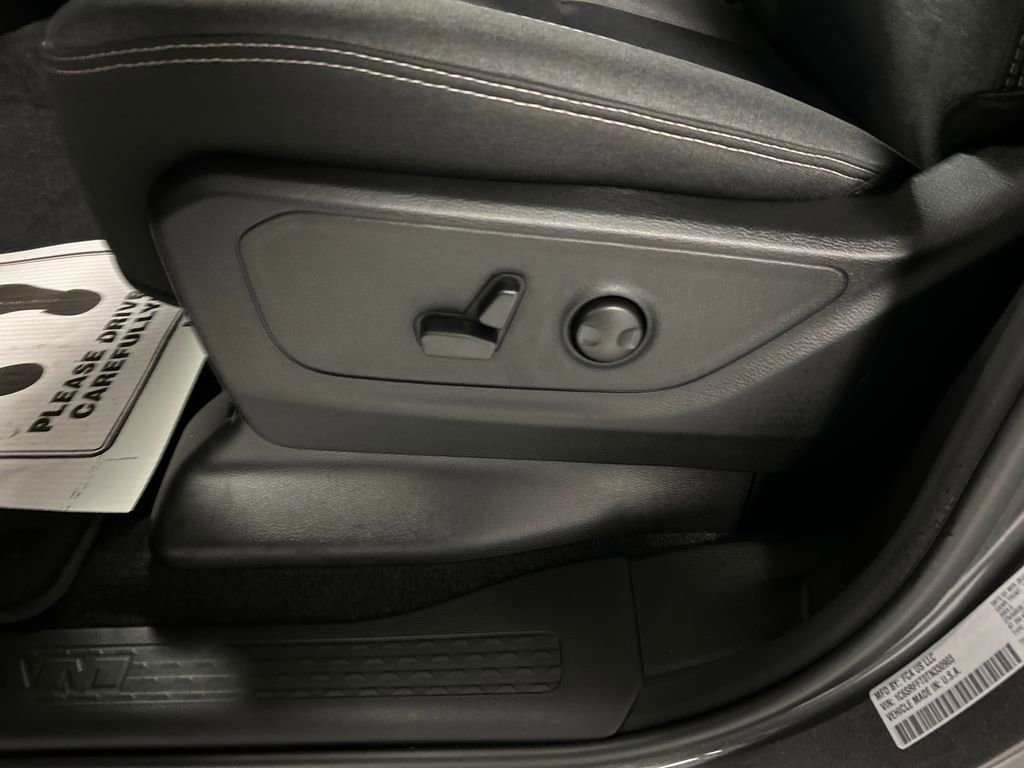 New 2026 RAM 1500 4x4 Crew Cab image 11