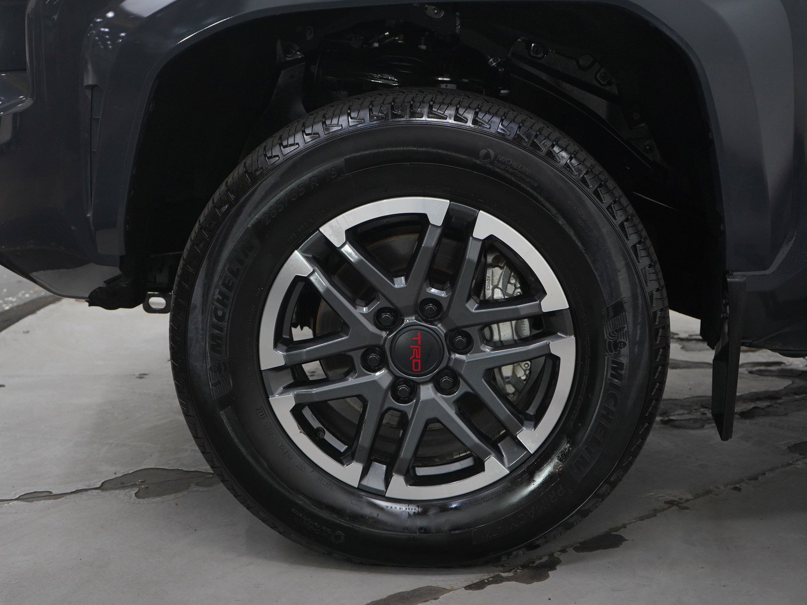 Used 2024 Toyota Tacoma TRD Sport w/ TRD Sport Premium Package AWD/4WD image 30