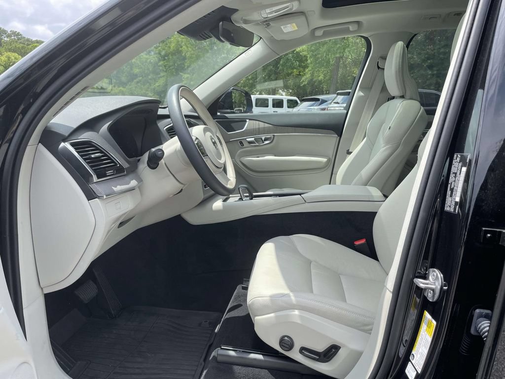 Used 2025 Volvo XC90 B5 Plus w/ Protection Package Premier AWD/4WD image 16