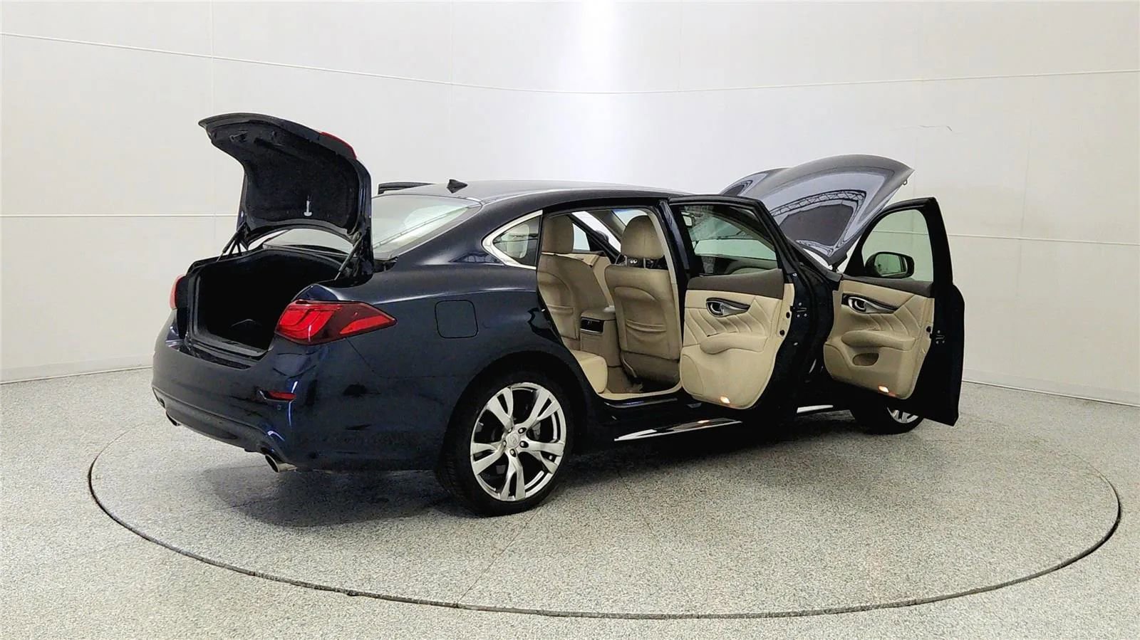 Used 2016 INFINITI Q70 L 3.7 AWD/4WD image 12