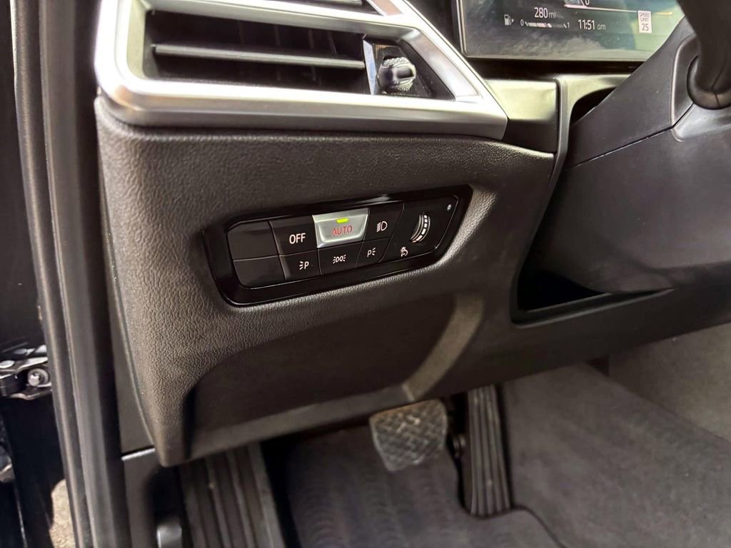 Certified 2025 BMW 330i xDrive Sedan image 14