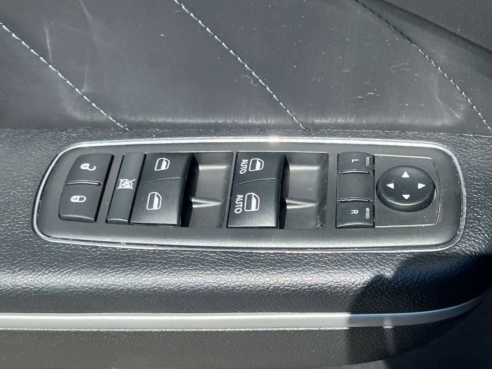 Used 2019 Dodge Charger R/T w/ Plus Group RWD image 17