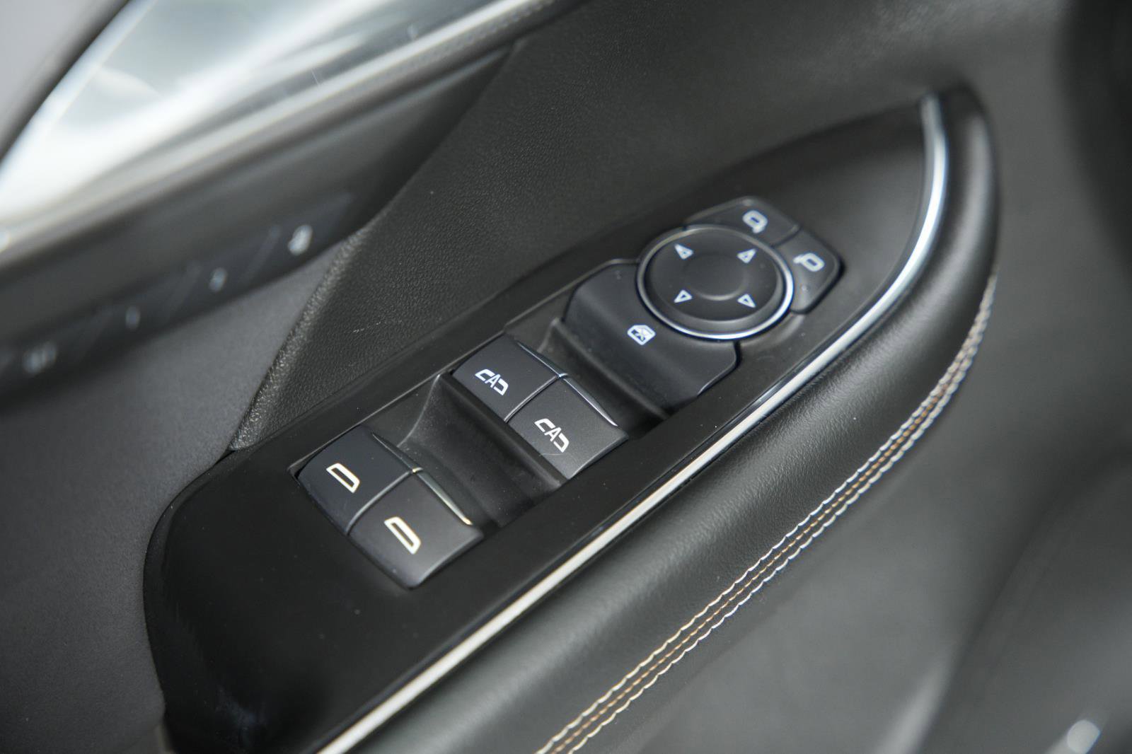 Used 2025 Buick Envision Sport Touring image 25