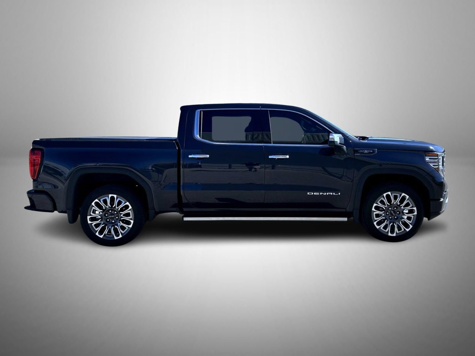 Used 2024 GMC Sierra 1500 Denali Ultimate AWD/4WD image 4