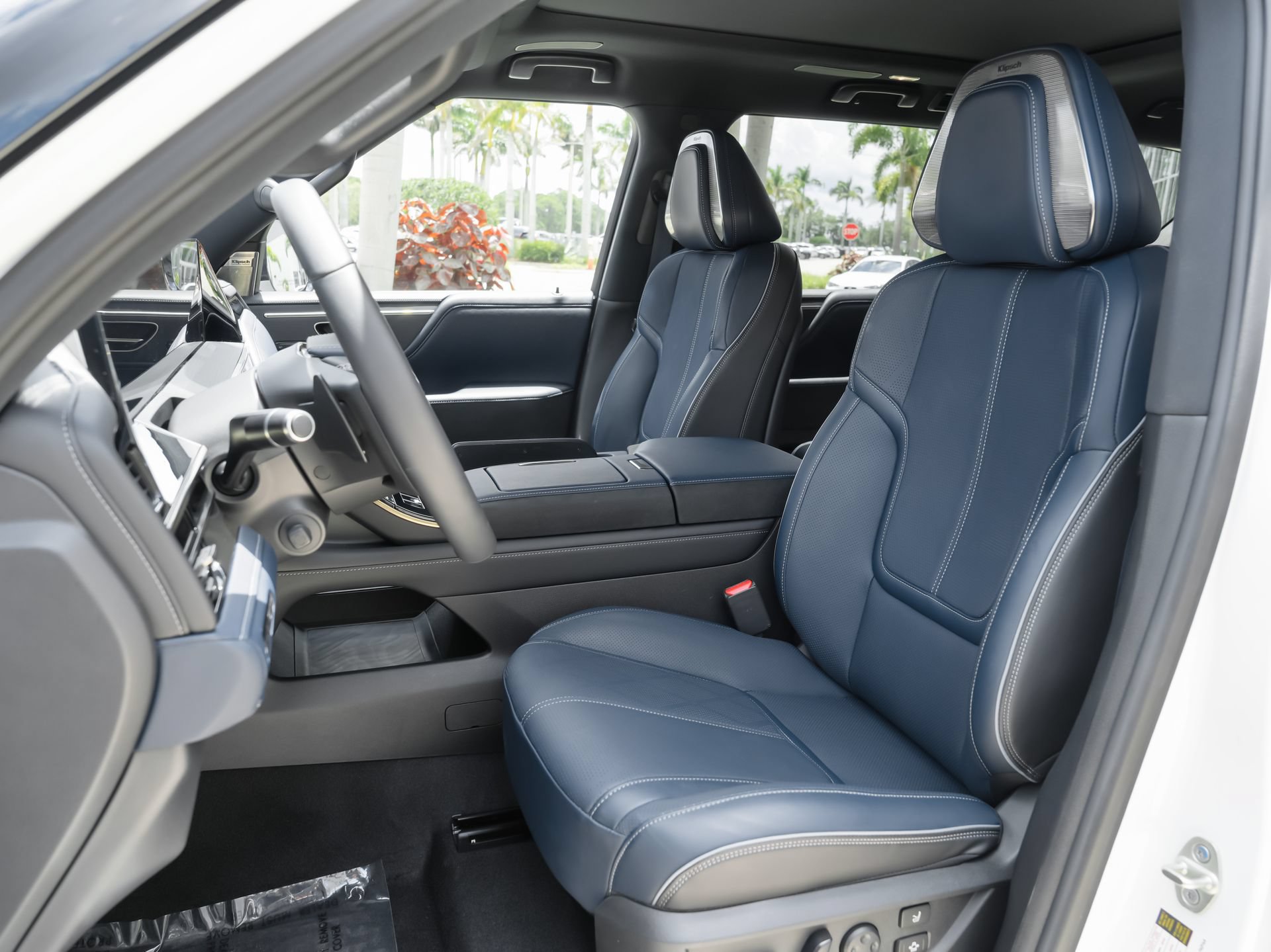 Certified 2026 INFINITI QX80 4WD w/ Sport Exterior Package image 8