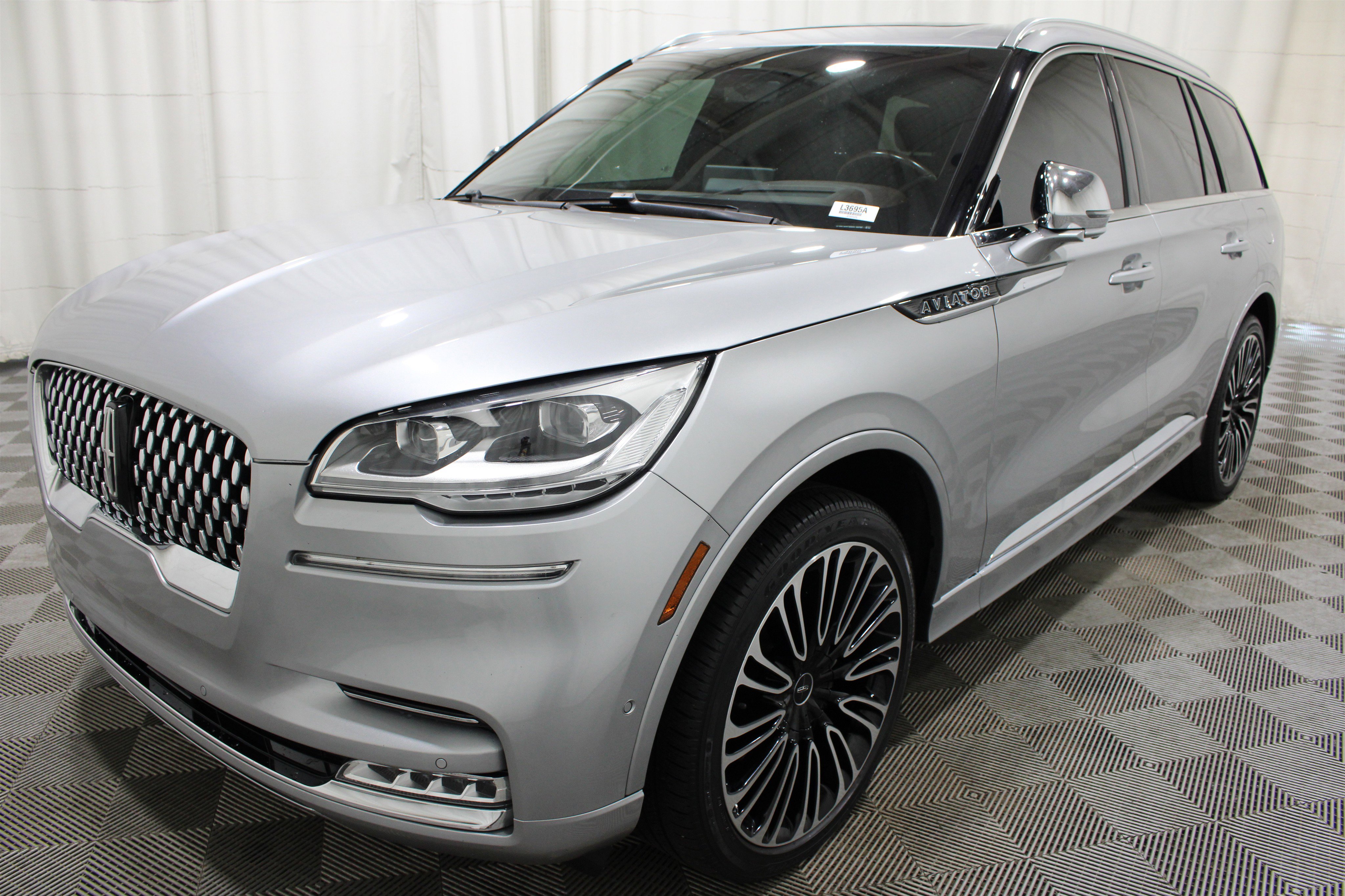 Used 2021 Lincoln Aviator Black Label w/ Class IV Trailer Tow Package image 37