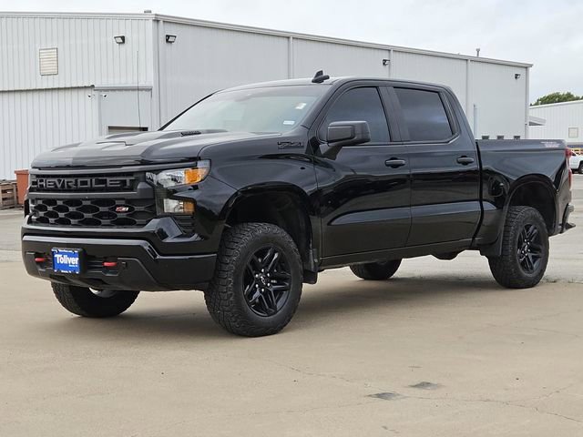 Used 2024 Chevrolet Silverado 1500 Custom Trail Boss w/ LPO, Dark Essentials Package AWD/4WD image 4