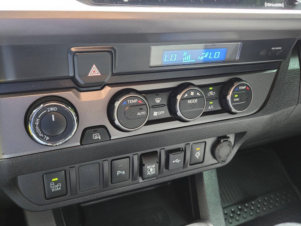 Used 2021 Toyota Tacoma TRD Off-Road w/ Technology Package AWD/4WD image 32