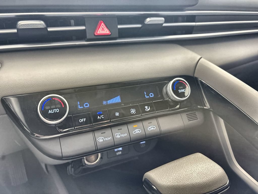 Certified 2025 Hyundai Elantra Hybrid FWD image 16