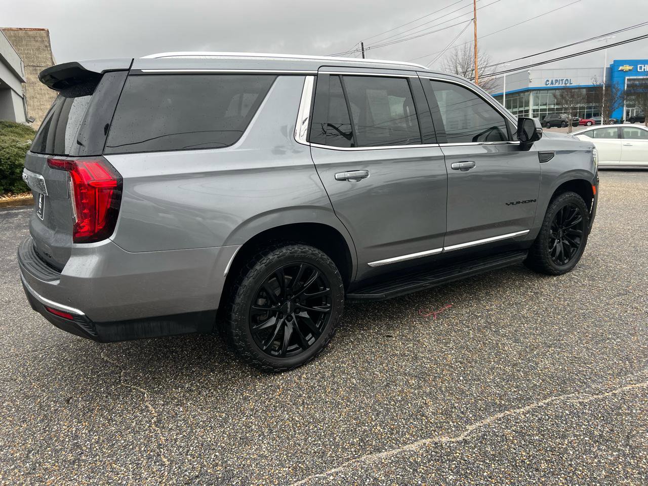 Used 2022 GMC Yukon SLT w/ SLT Premium Package image 27