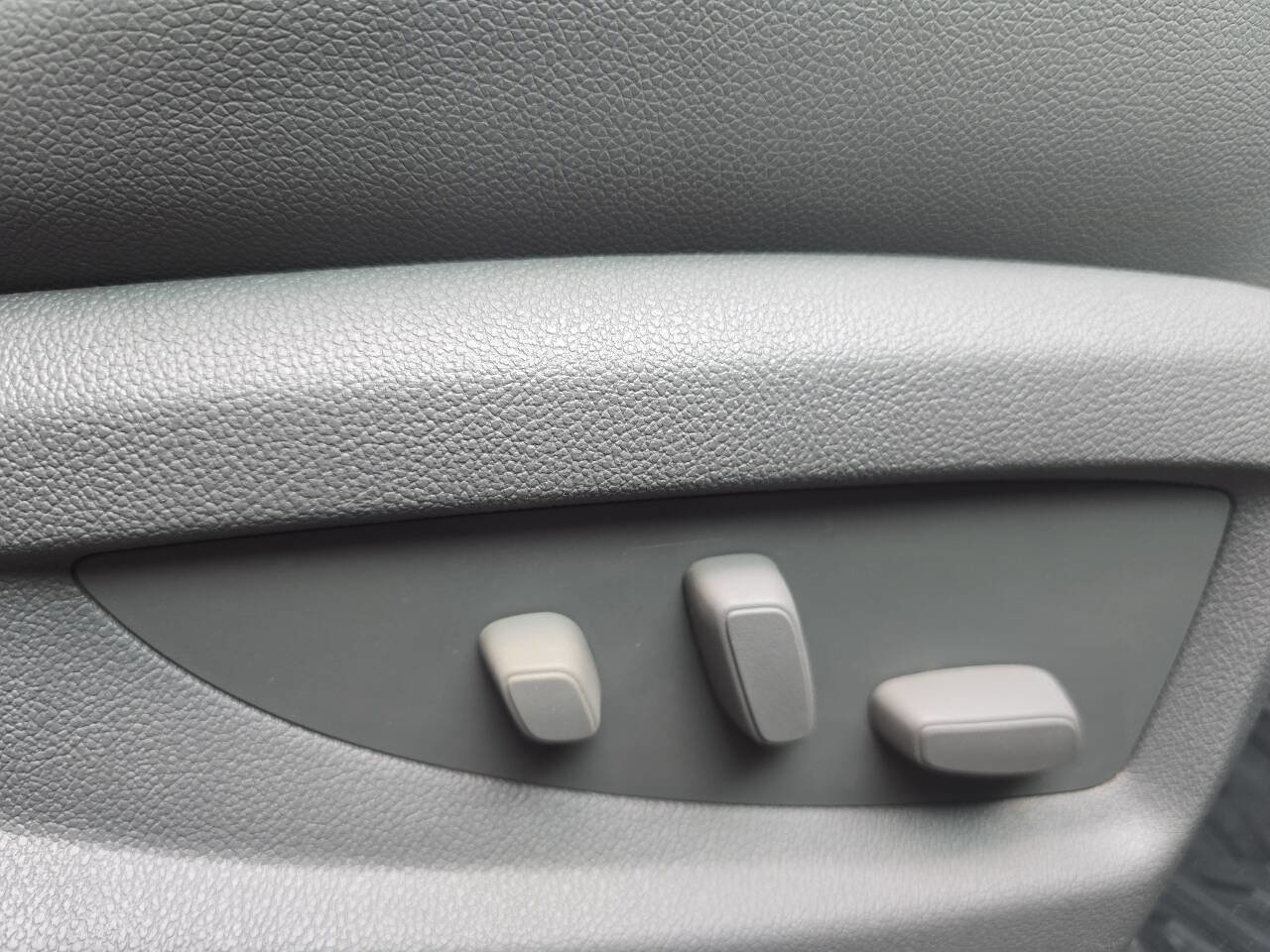 Used 2015 Chevrolet Tahoe LT image 36