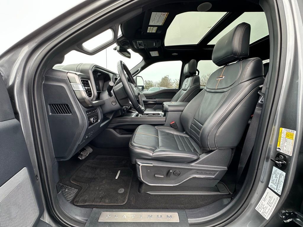 Used 2024 Ford F250 Platinum w/ Tremor Off-Road Package image 2