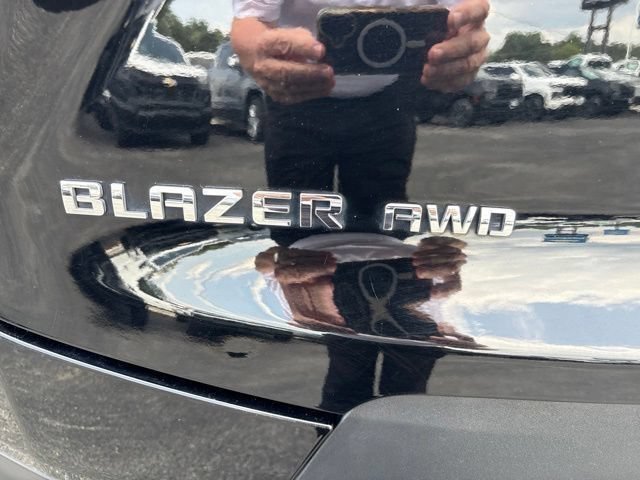 Used 2025 Chevrolet Blazer LT AWD/4WD image 13