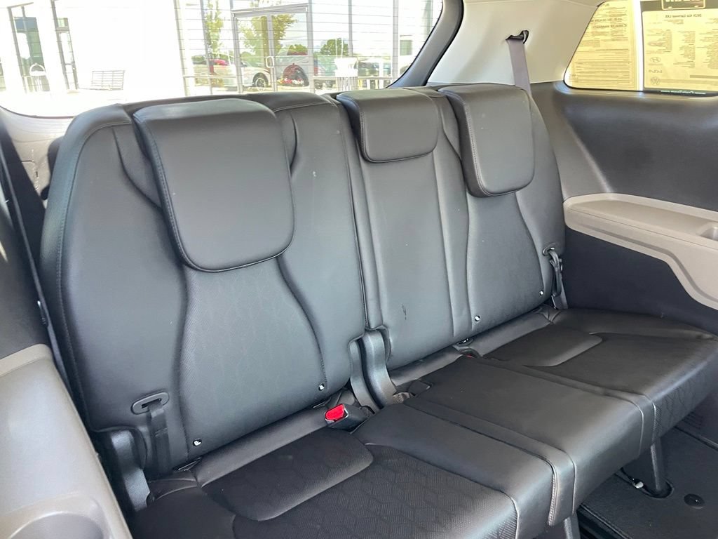 Certified 2025 Kia Carnival FWD image 28
