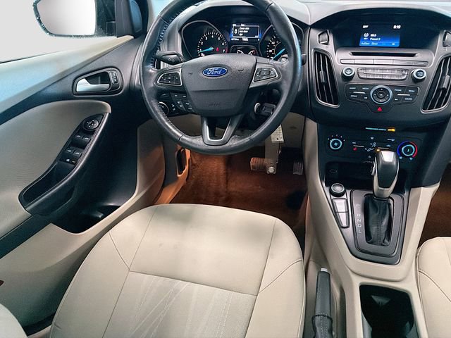 Used 2015 Ford Focus SE w/ SE Cold Weather Package image 18