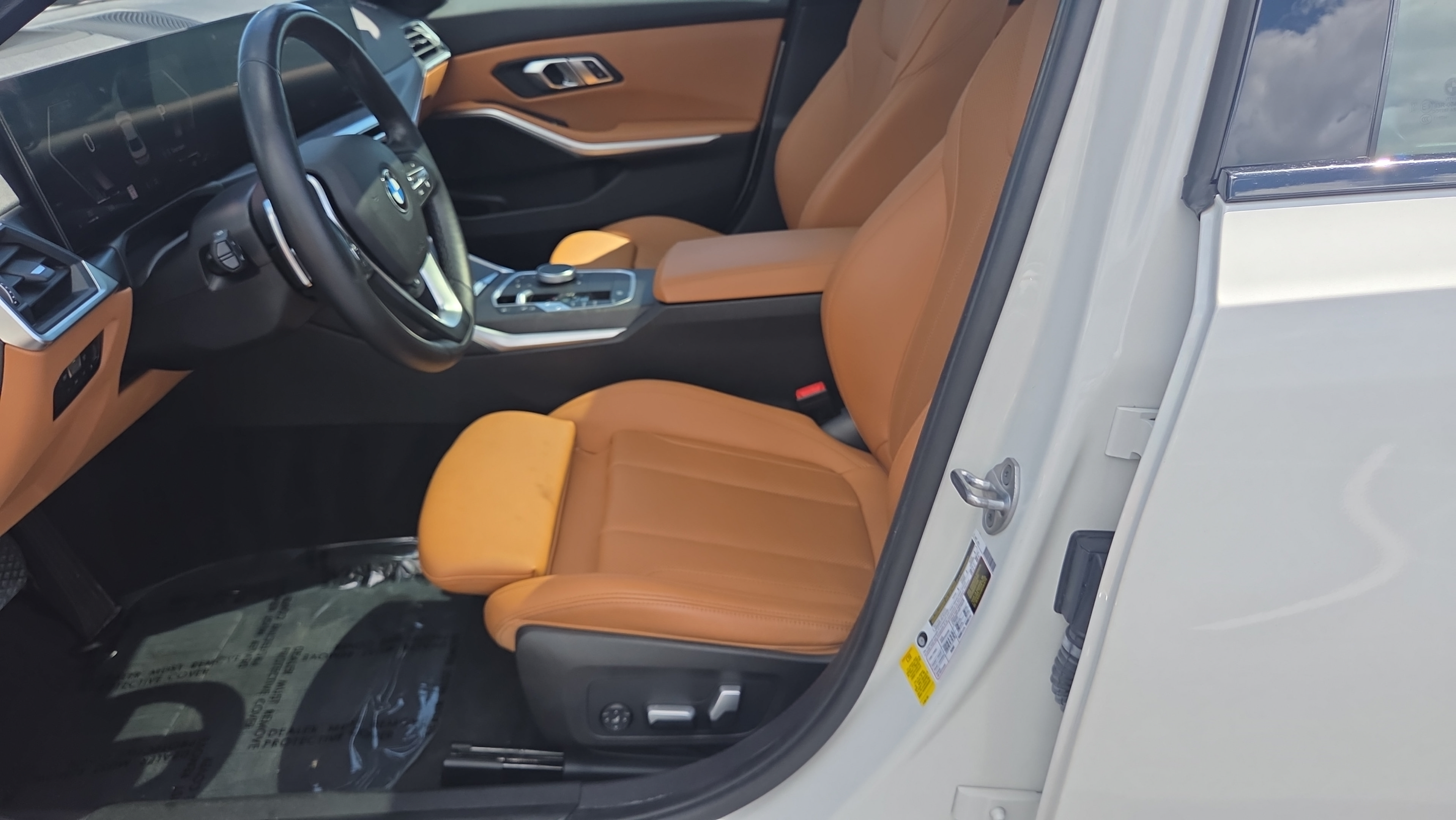 Used 2023 BMW 330i Sedan w/ Premium Package RWD image 9
