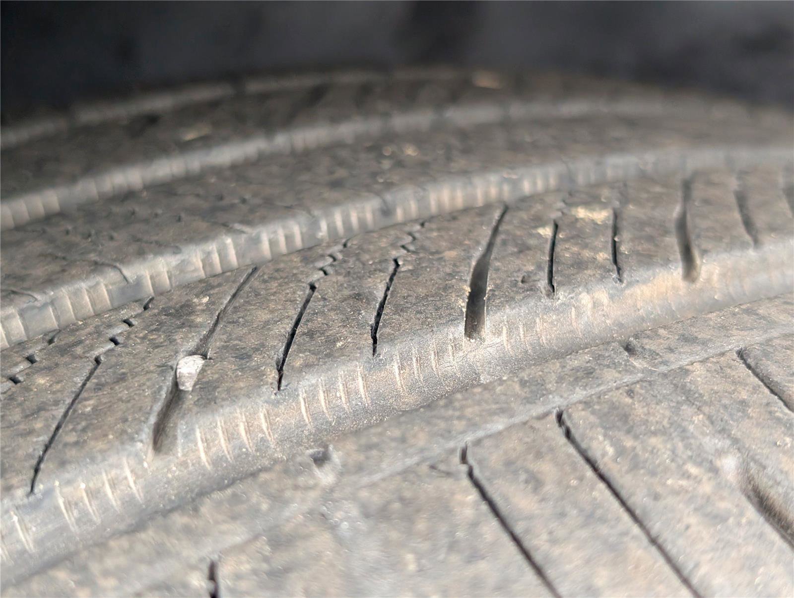 Used 2018 Volkswagen Atlas SEL Premium image 38