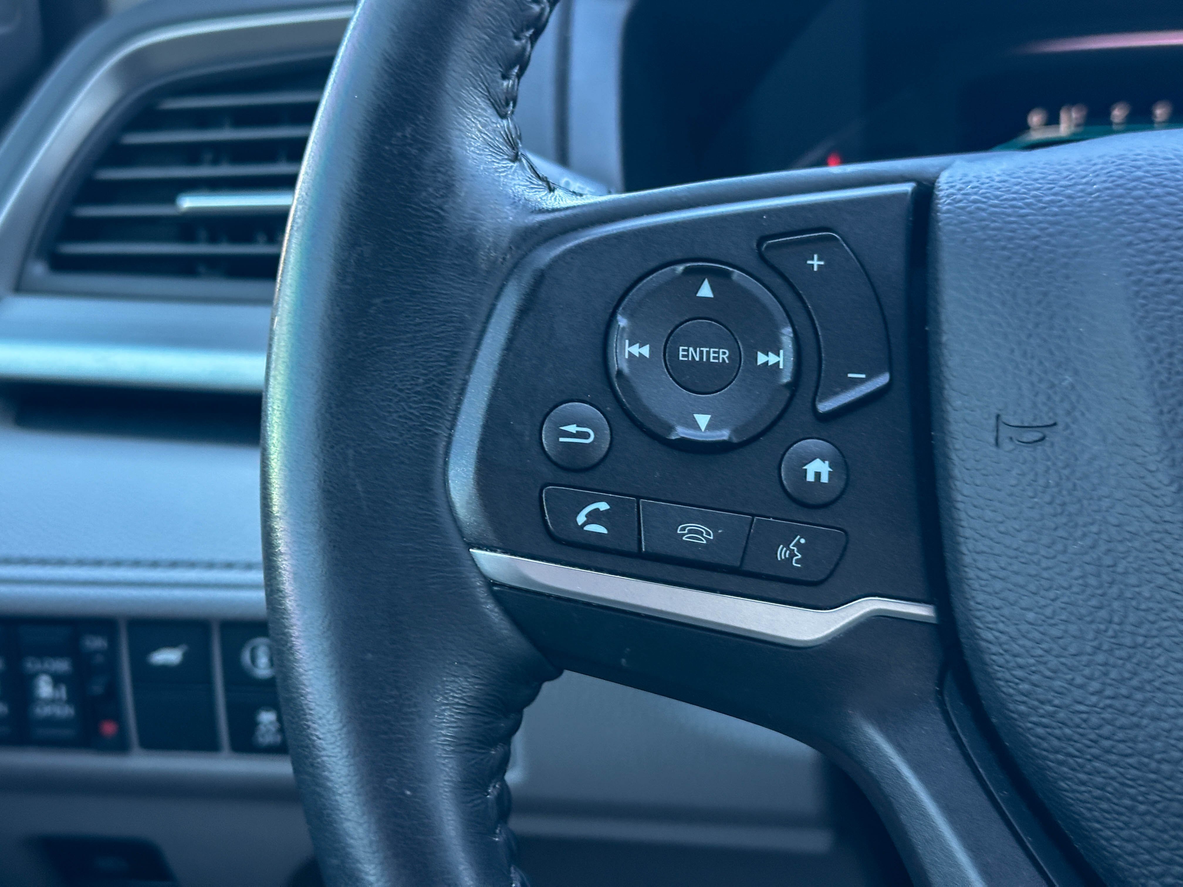 Certified 2024 Honda Odyssey EX-L image 32
