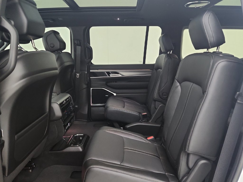 New 2026 Jeep Grand Wagoneer Limited w/ Premium Group II AWD/4WD image 30