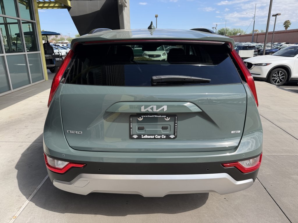 Used 2024 Kia Niro EX FWD image 13