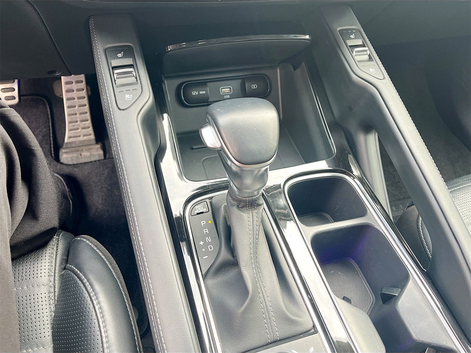 Used 2022 Kia Telluride SX w/ SX Prestige Package image 17