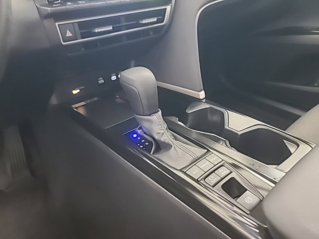 Used 2025 Toyota Camry LE FWD image 38