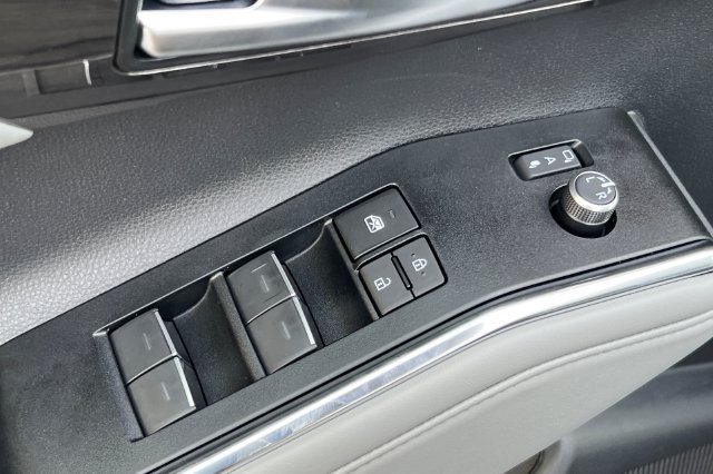 New 2026 Toyota Highlander Limited AWD/4WD image 12