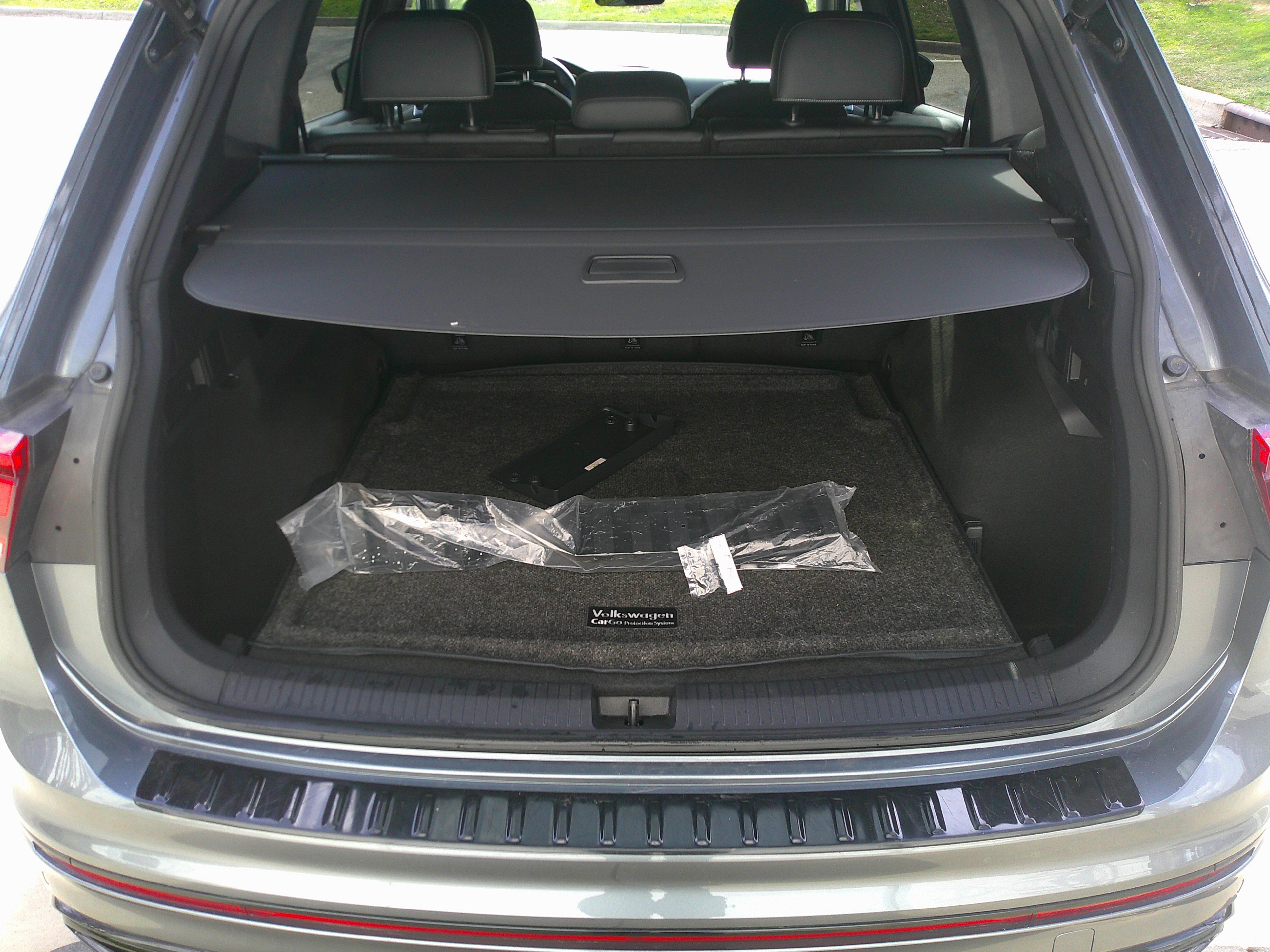 Used 2024 Volkswagen Tiguan SE R-Line image 44