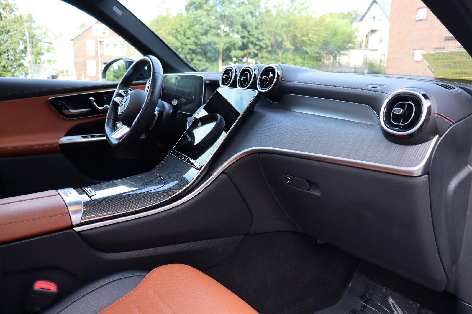 Used 2024 Mercedes-Benz GLC 300 w/ AMG Line image 22