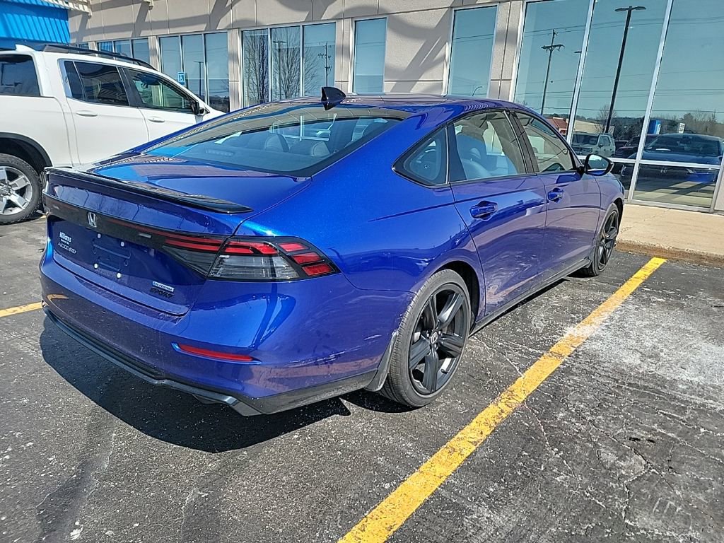 Used 2024 Honda Accord Sport image 3