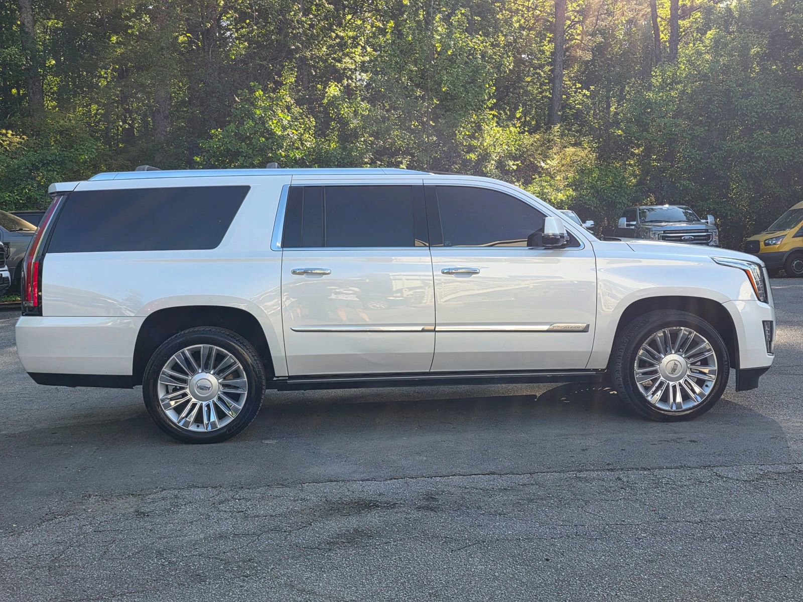 Used 2016 Cadillac Escalade ESV Platinum RWD image 8