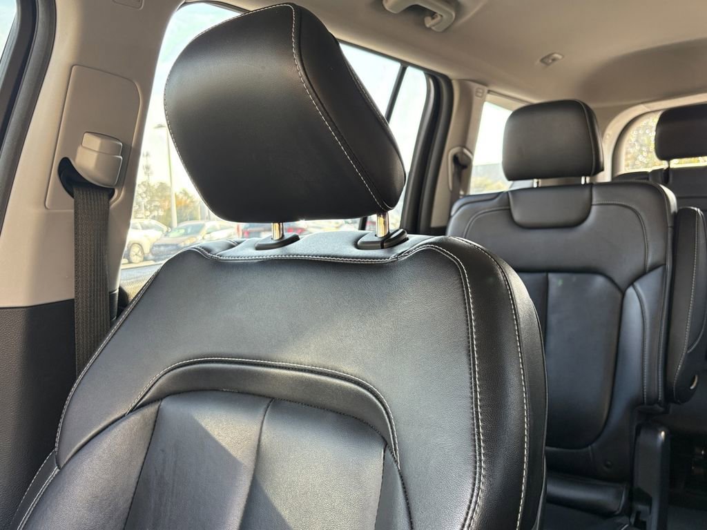 Used 2022 Jeep Grand Cherokee L Limited image 13