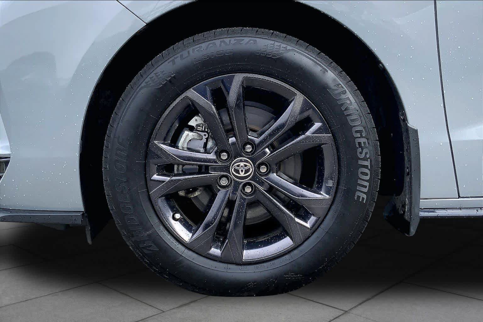 Used 2025 Toyota Sienna XSE w/ XSE Plus Package AWD/4WD image 11