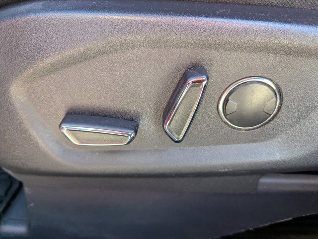 Used 2016 Ford Explorer XLT image 12