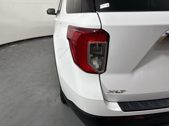 Used 2022 Ford Explorer XLT AWD/4WD image 29