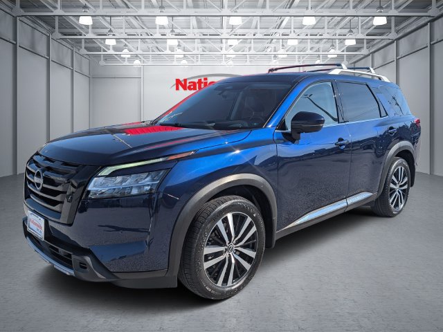 Used 2024 Nissan Pathfinder Platinum w/ Black Appearance Package
