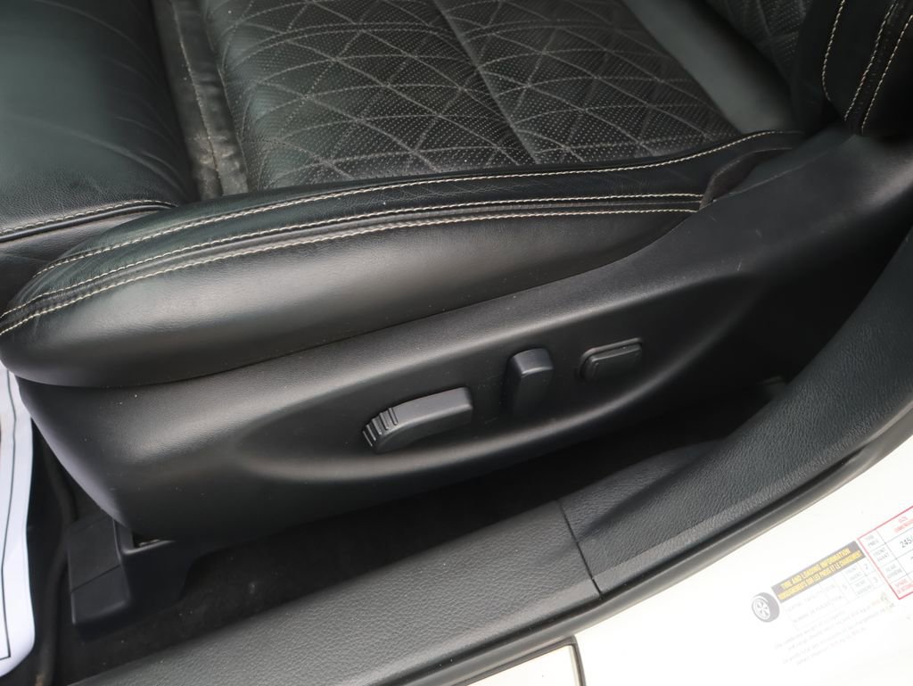 Used 2017 Nissan Maxima Platinum image 15