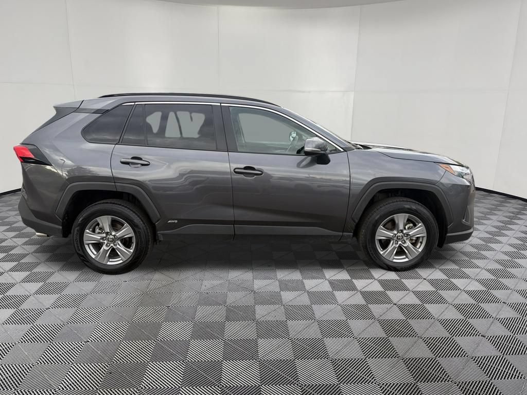 Used 2025 Toyota RAV4 XLE AWD/4WD image 8