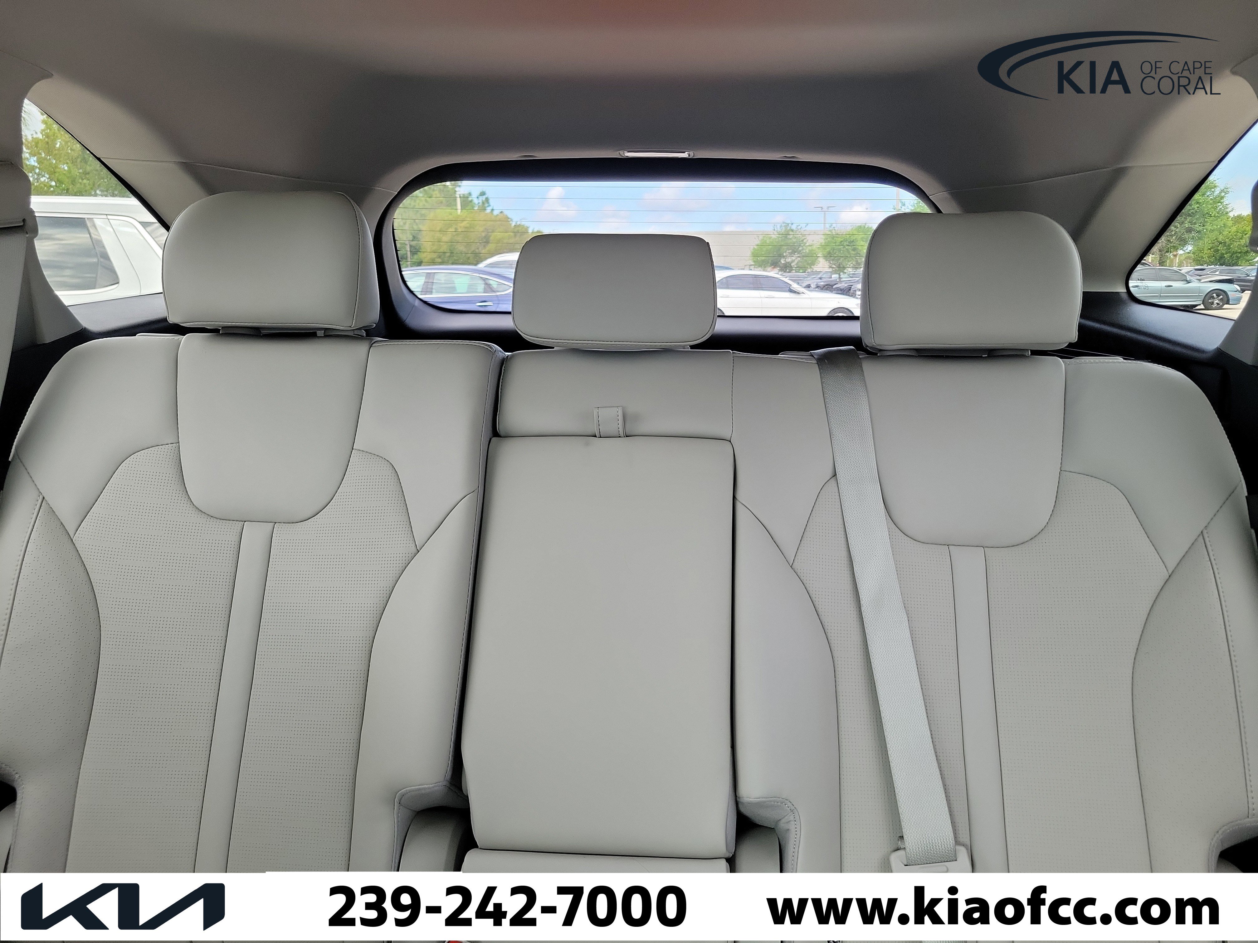 Used 2025 Kia Sorento S w/ Panoramic Sunroof Package FWD image 12