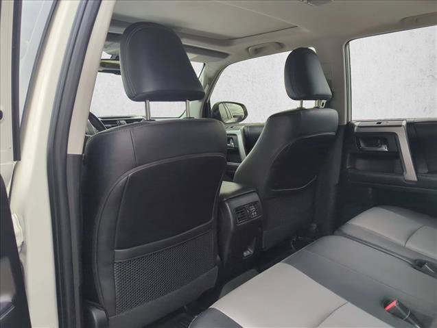 Used 2022 Toyota 4Runner SR5 Premium w/ Moonroof Package AWD/4WD image 18